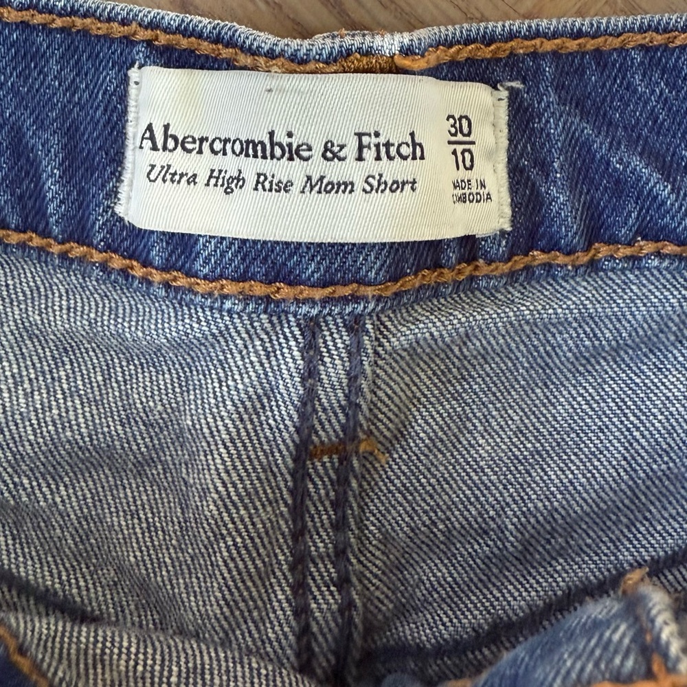 Abercrombie & Fitch Classic Blue Jean Shorts - Picture 4 of 4